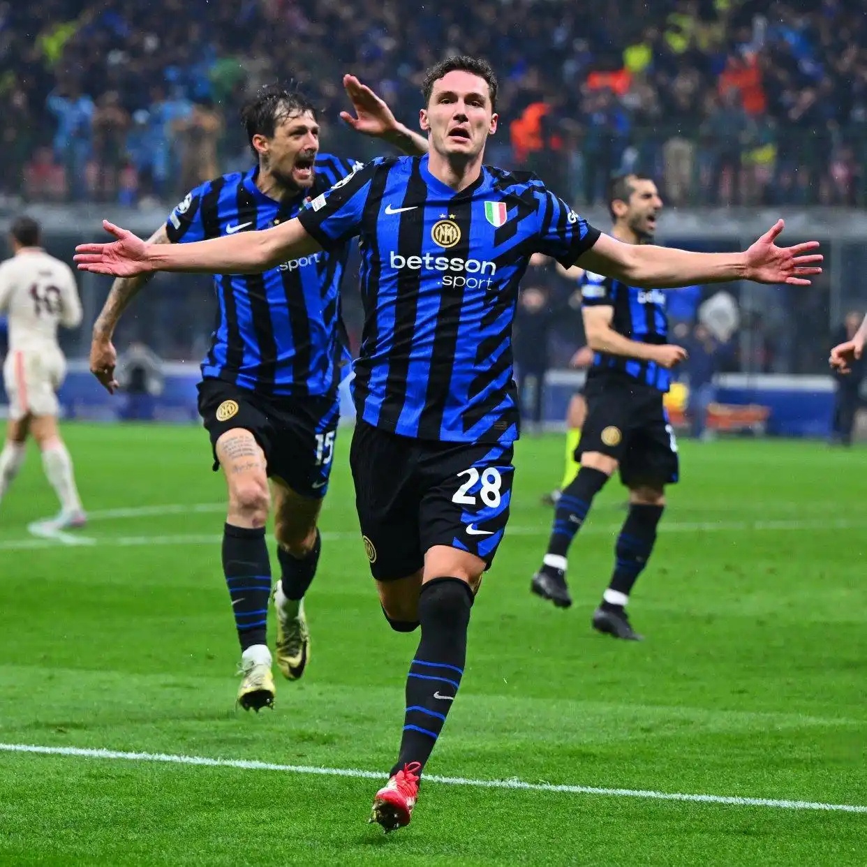 qyg-阿塞拜疆击败对手，成功晋级欧锦赛比赛