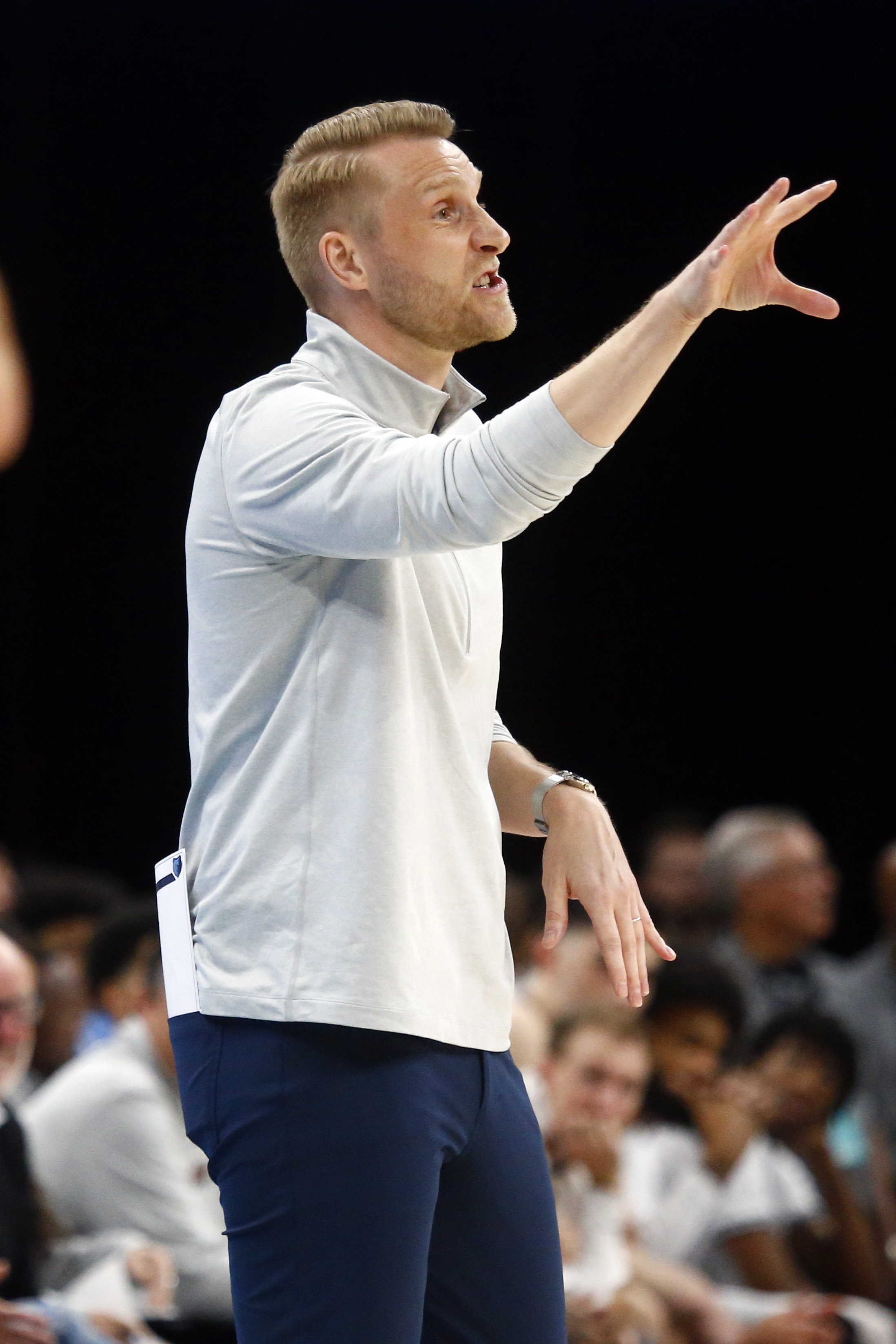 qyg-灰熊队主帅连续调整首发队内阵容变化大不大